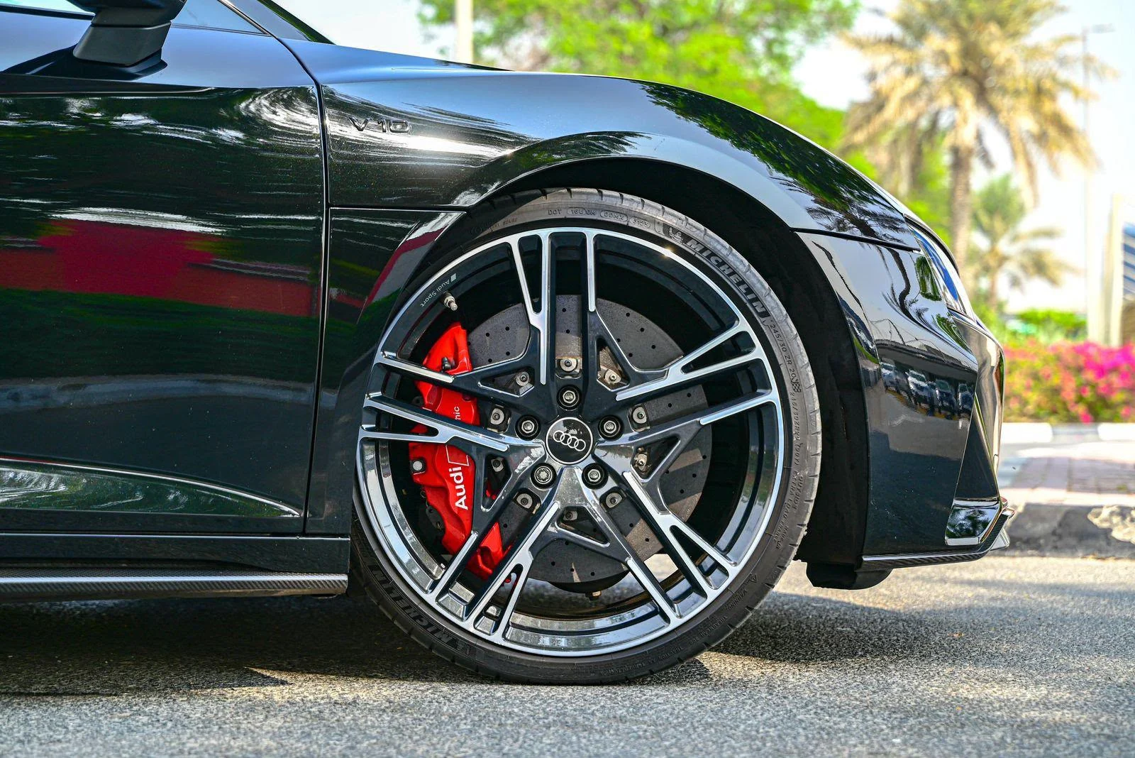 2024 Audi R8 V10 Performance Spyder, view 3