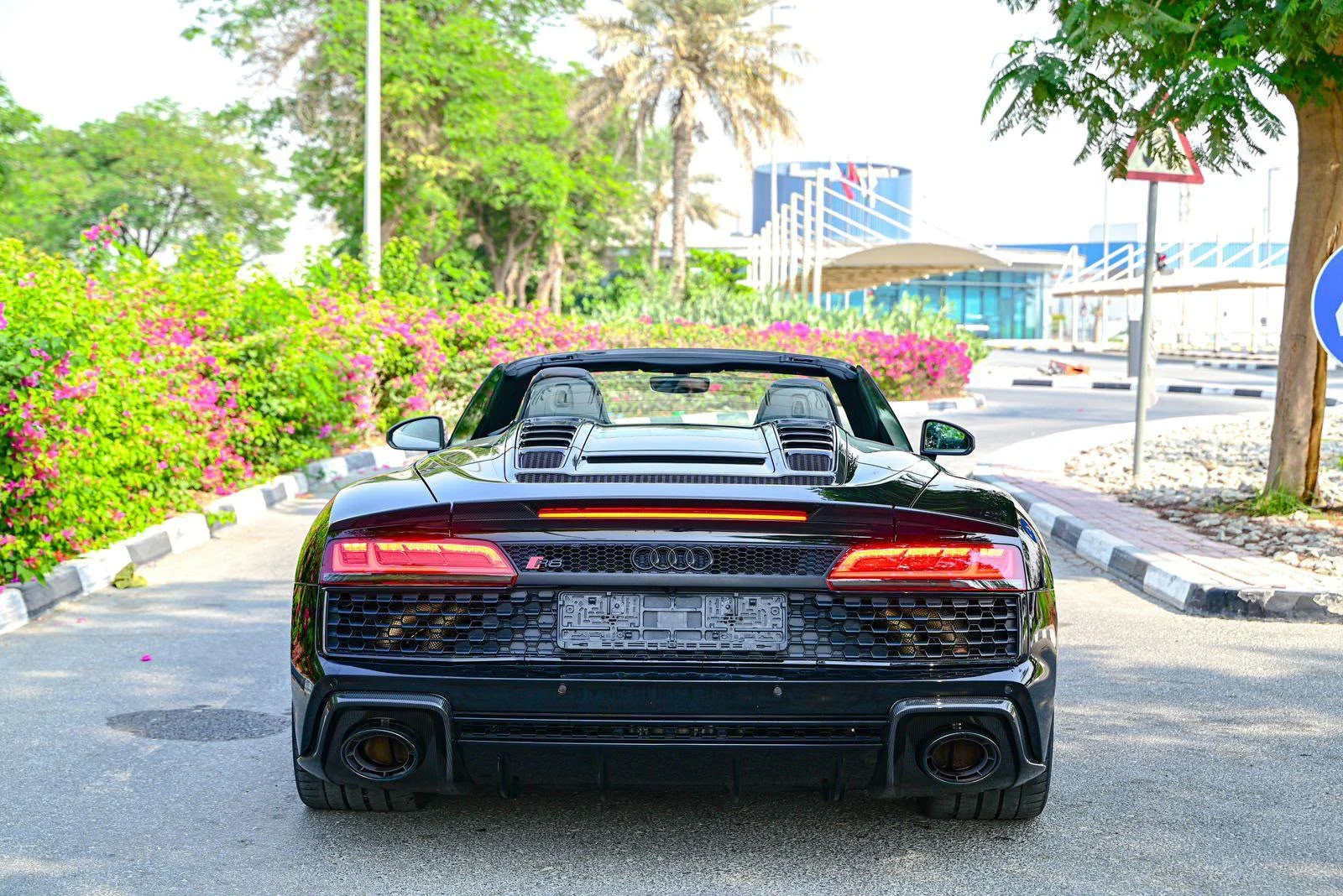2024 Audi R8 V10 Performance Spyder, view 4