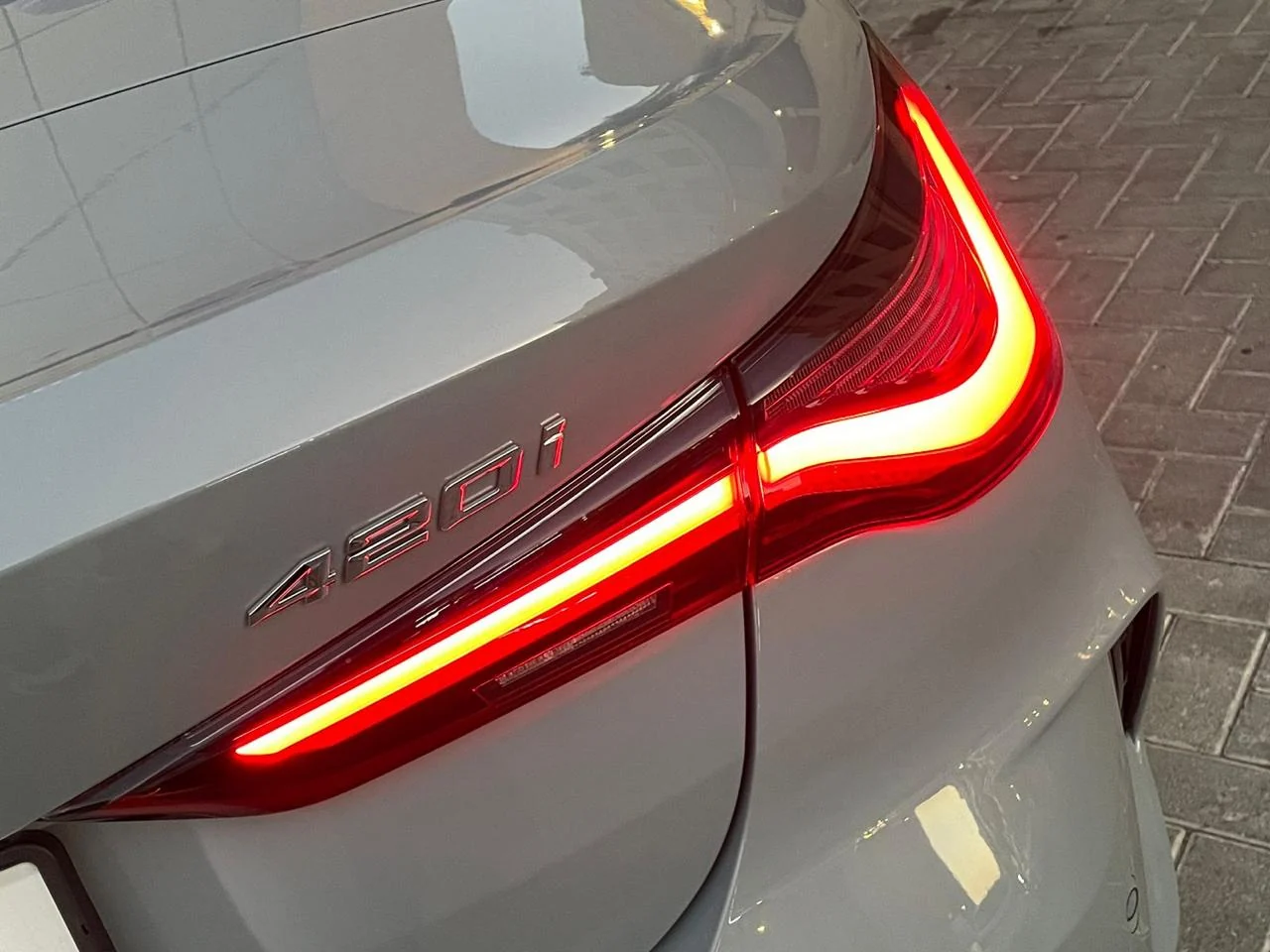 2025 BMW 420i Convertible Nardo Gray, view 2