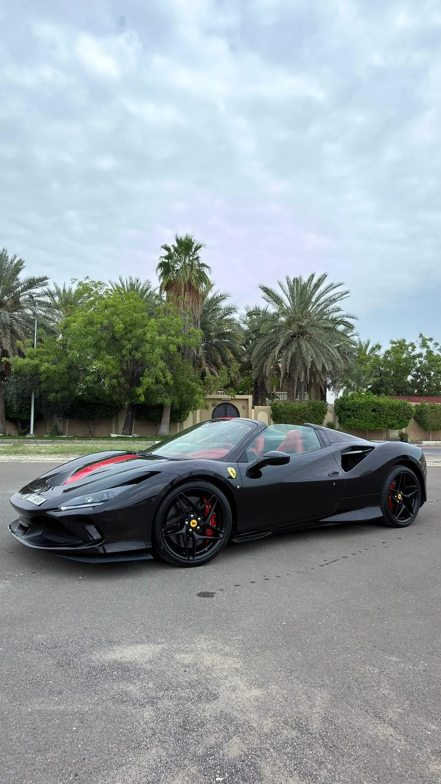 2023 Ferrari F8 Spyder Black, view 3