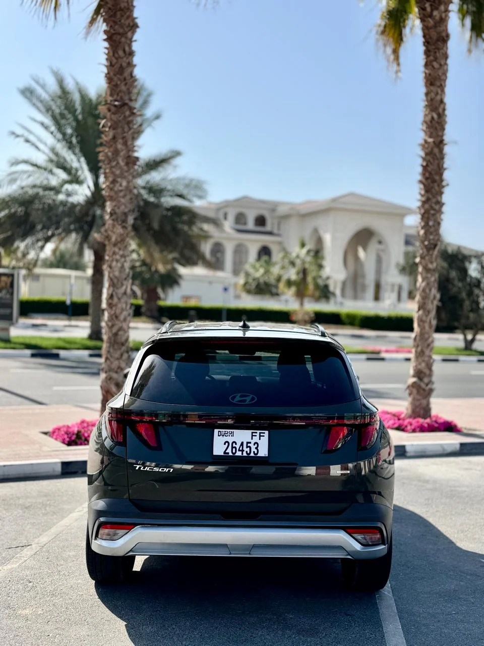 2026 Hyundai Tucson Dark Green, view 2