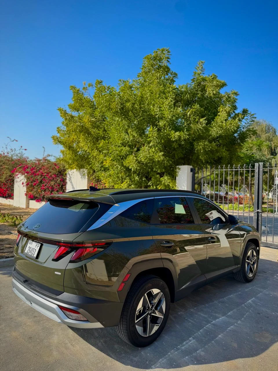 2026 Hyundai Tucson Dark Green, view 3