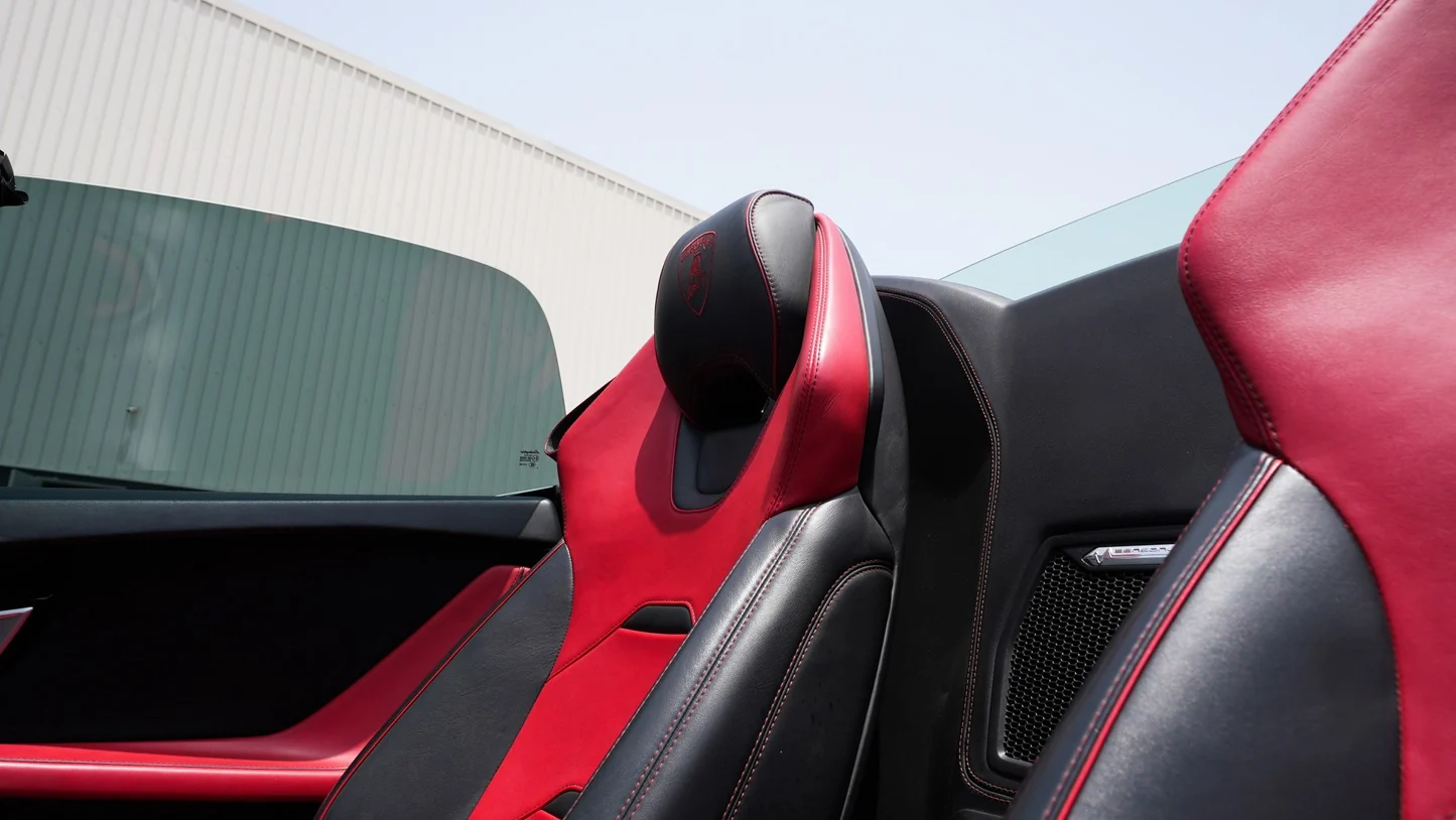 2023 Lamborghini Huracan Evo Spyder Black, view 4