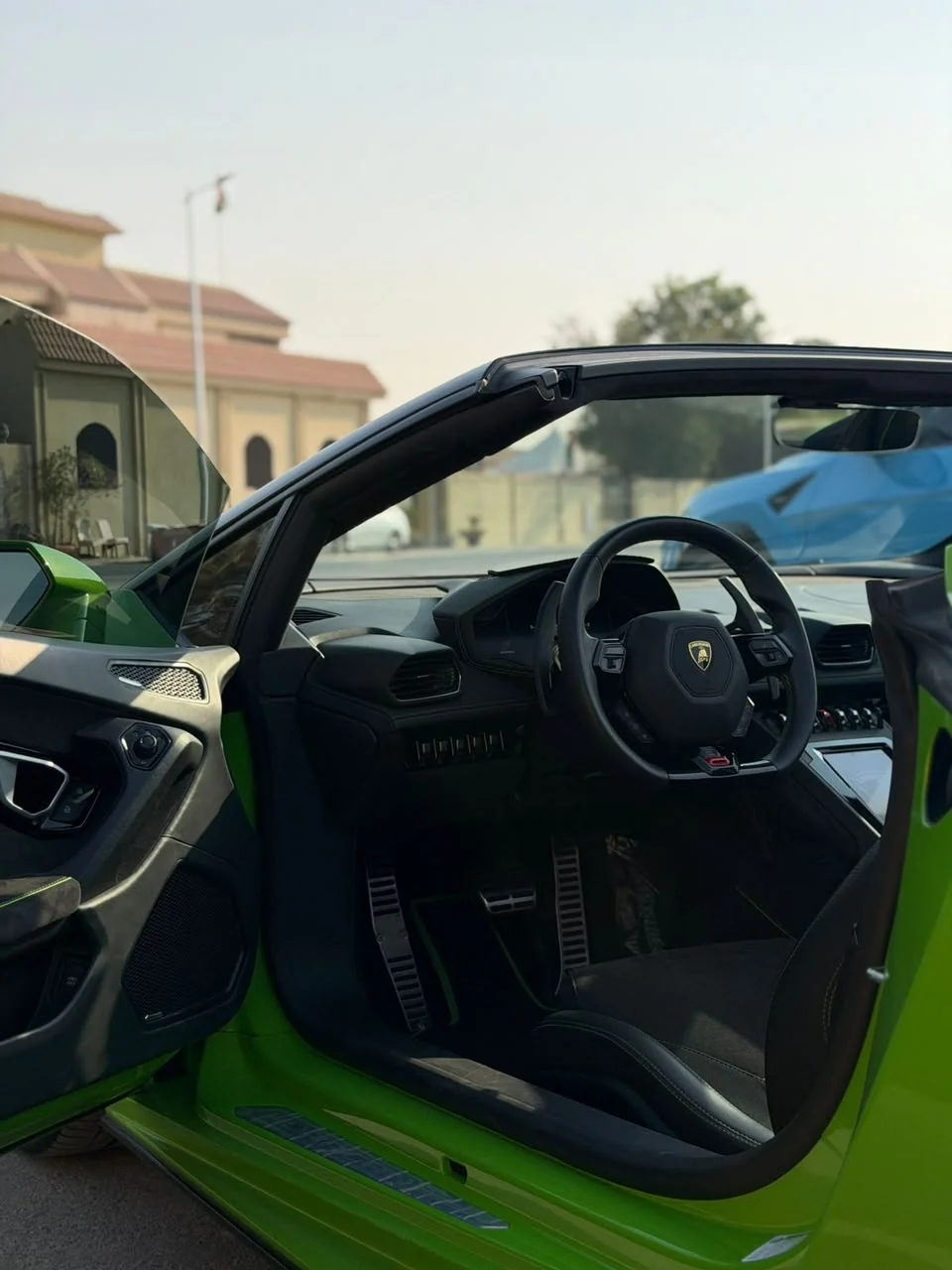 2024 Lamborghini Huracan Evo Spyder Green, view 4