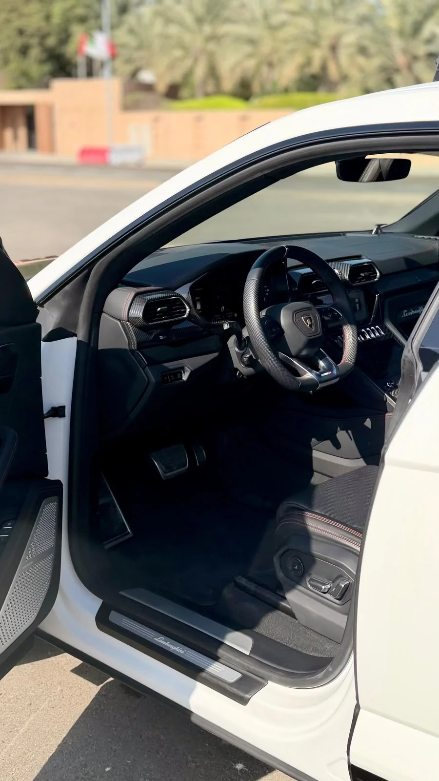 2024 Lamborghini Urus S White, view 2