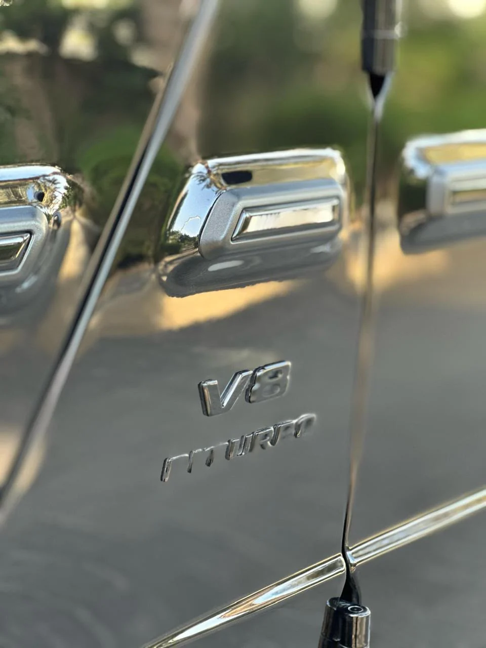 2024 Mercedes-AMG G63 Black, view 2