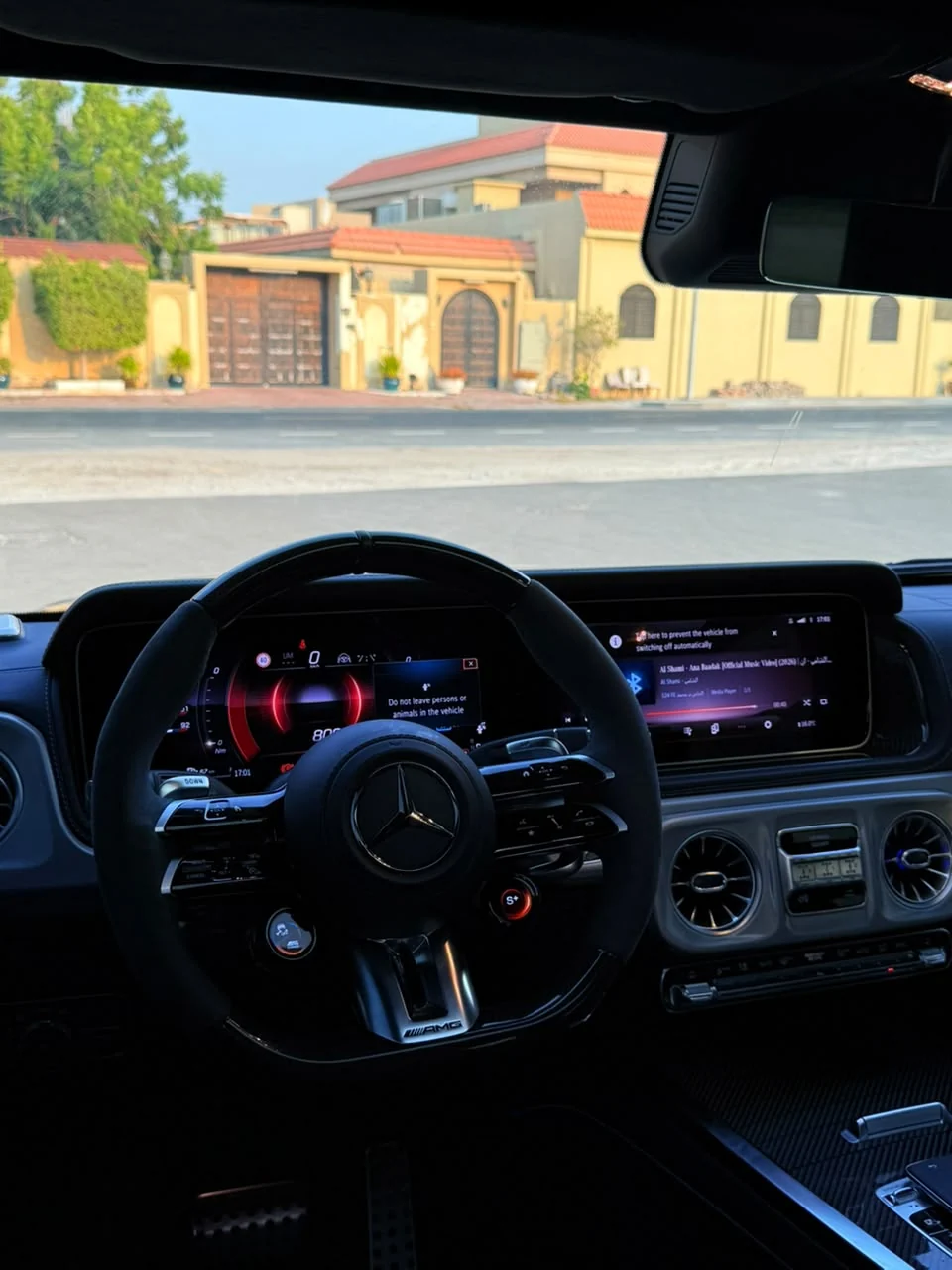 2026 Mercedes-AMG G63 Black, view 3