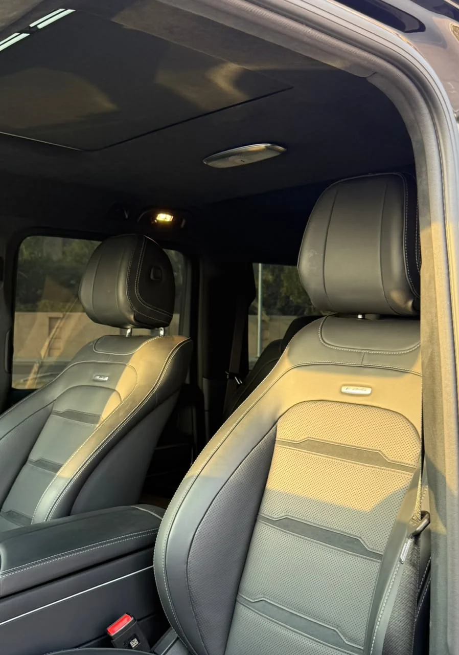 2026 Mercedes-AMG G63 Black, view 4